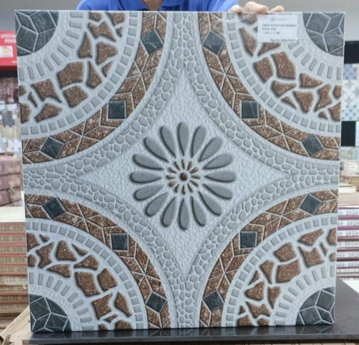 Paris Rockstar Brown 50x50